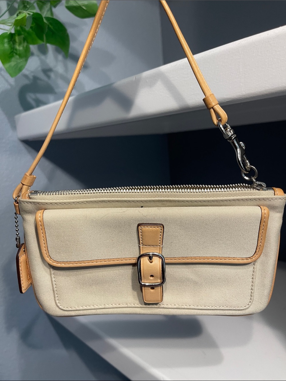 Coach Cream Leather Wristlet with Tan Trim - Picture 4 of 4